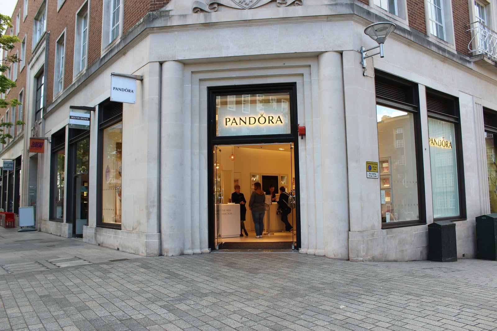 A Day At Princesshay, Exeter - Princesshay Gift Card - Sleek-chic UK