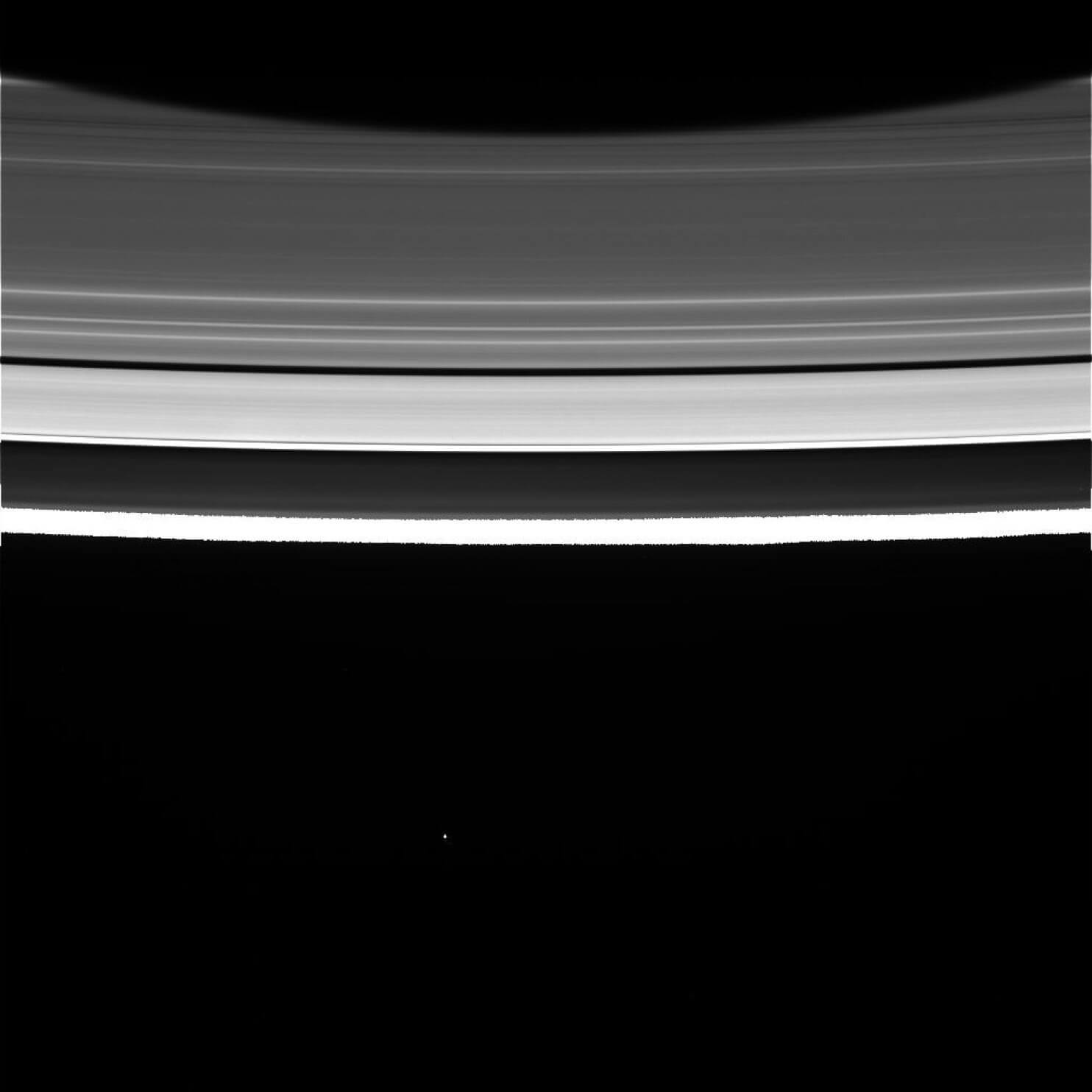 Here Are The First Stunning Pictures Sent From Cassini's First Dive Through Saturn's Rings