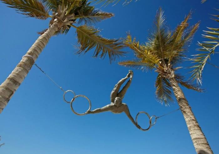 Gymnast in the wind Sculpture