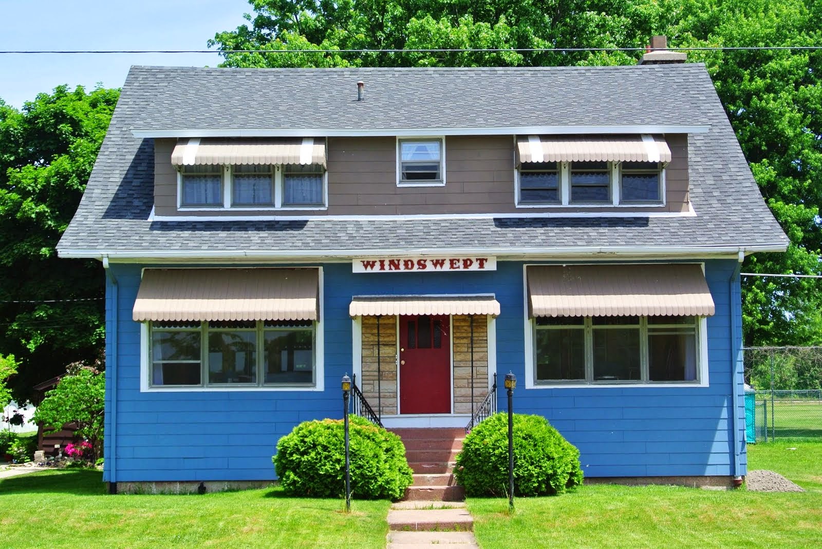 Windswept Retreat House on the St. Clair River, Port Lambton,ON