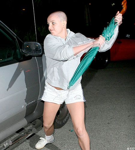 Britney+spears+bald+umbrella+3.jpg