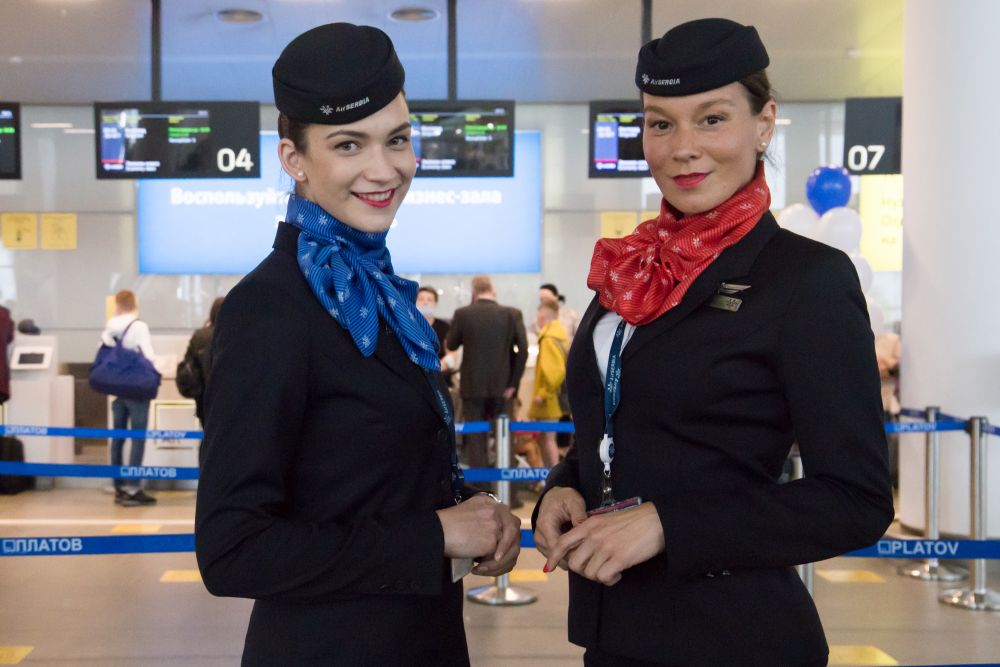 Air serbia офис. Стюардессы эйр сербия. Air serbia логотип. Эйр сербия бортпроводники. Air serbia багаж.