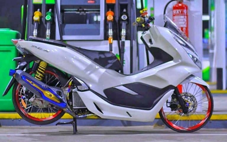 Modifikasi Warna Cat Motor Puith Dan Kuning