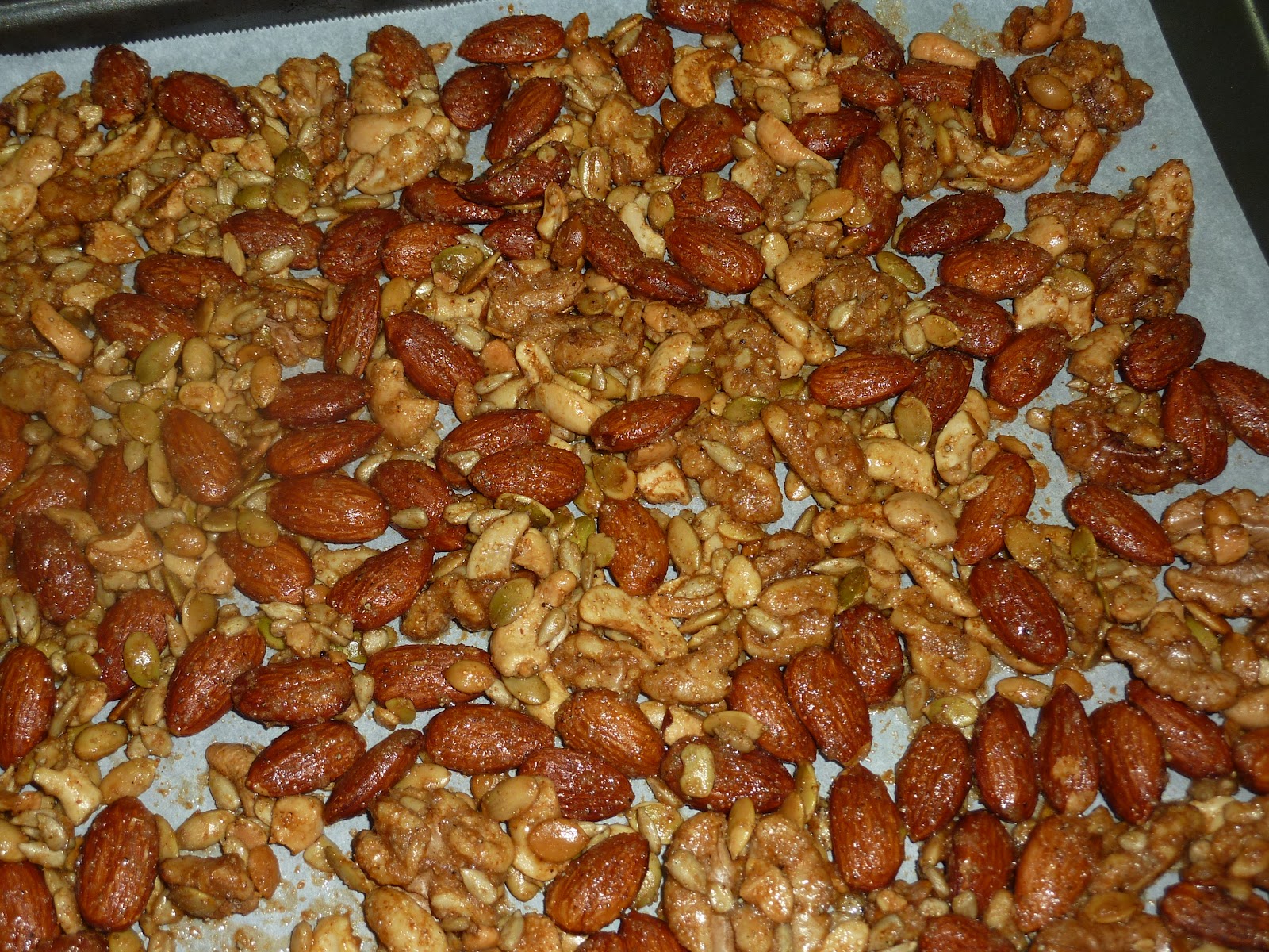 Aaha Oho Spiced Candied Nut Clusters