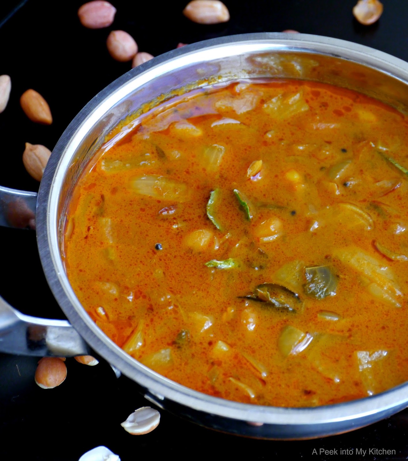 A Peek into My Kitchen Vengaya Vatha Kuzhambu / Onion Vatha Kuzhambu
