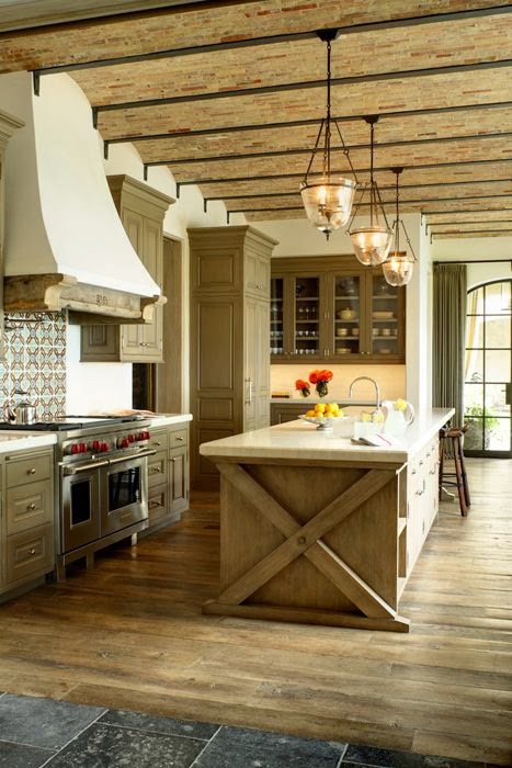 702 Hollywood: The Rustic Kitchen