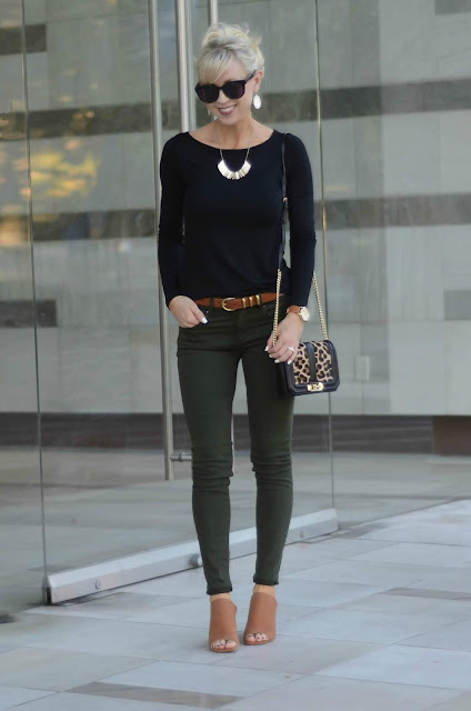 olive jeans outfit