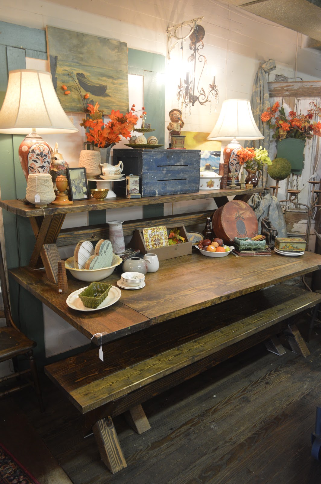 SuzAnna's Antiques & SuzAnna's Antiques Station