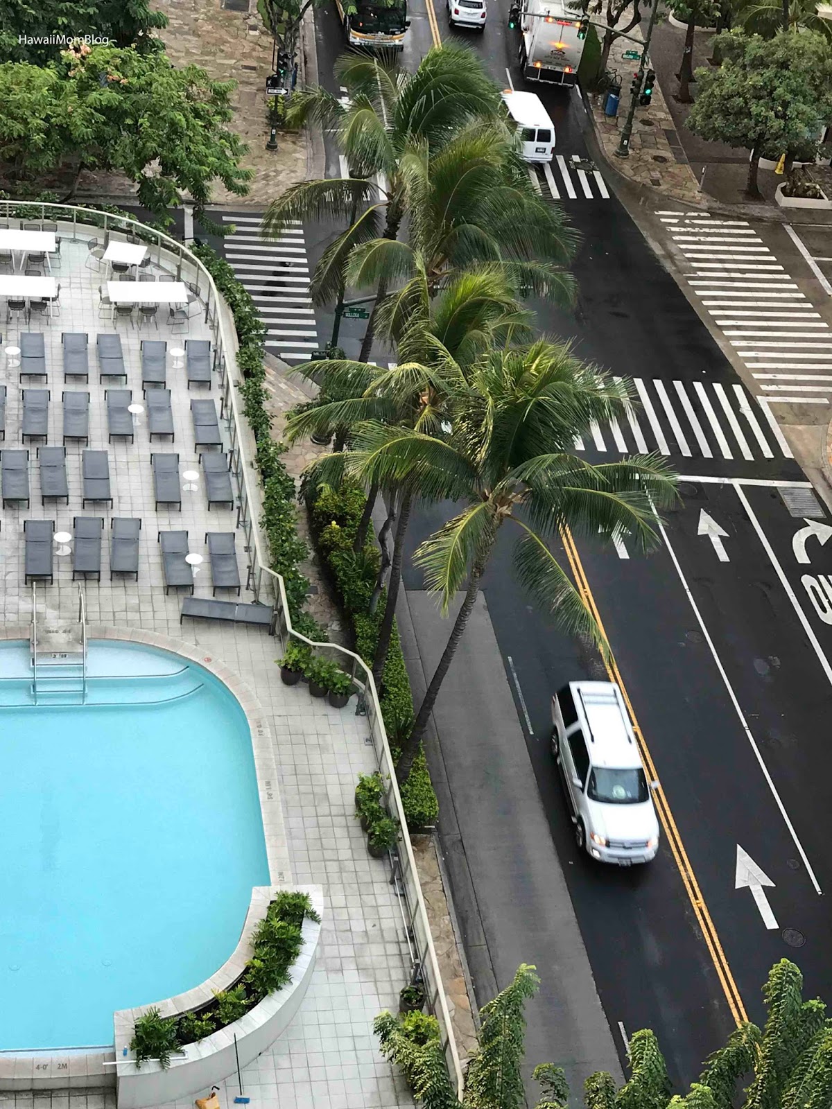 Hawaii Mom Blog Top 10 Reasons To Stay At The Hilton Garden Inn Waikiki Beach