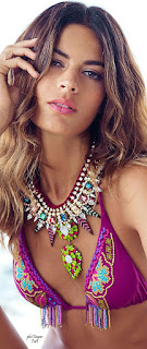 Anjuna - Túnicas e biquínis bordadas e com rendas