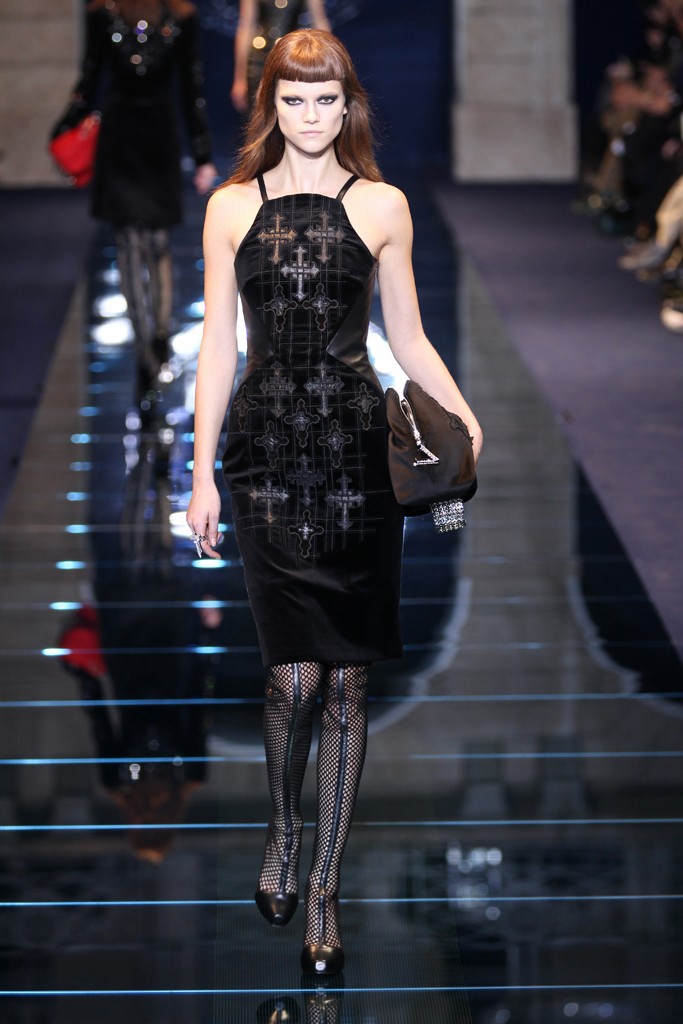 The trend setter: Versace RTW Fall 2012 - A Goth-Glam ‘Dangerous Beauty
