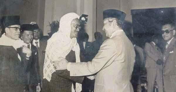 Khr Asad Syamsul Arifin Sebuah Biografi Kiai Pahlawan Nasional