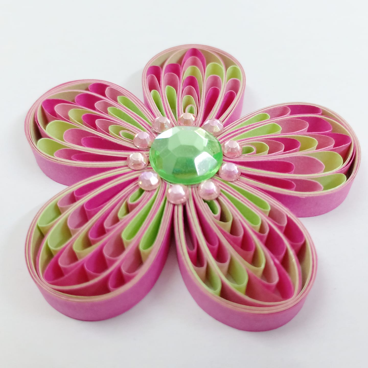 AZLINA ABDUL Multicolour quilling flower tutorial!