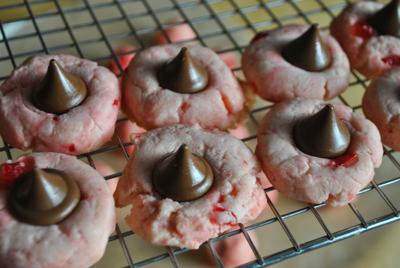 Lori's Lipsmacking Goodness: Cheery Cherry Chocolate Kiss Cookies