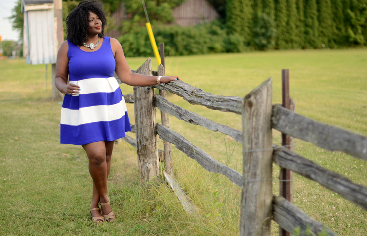 Plus size dresses for women #mycurvesandcurls #psbloggers  #Stripes #plussize #fashion #canadian