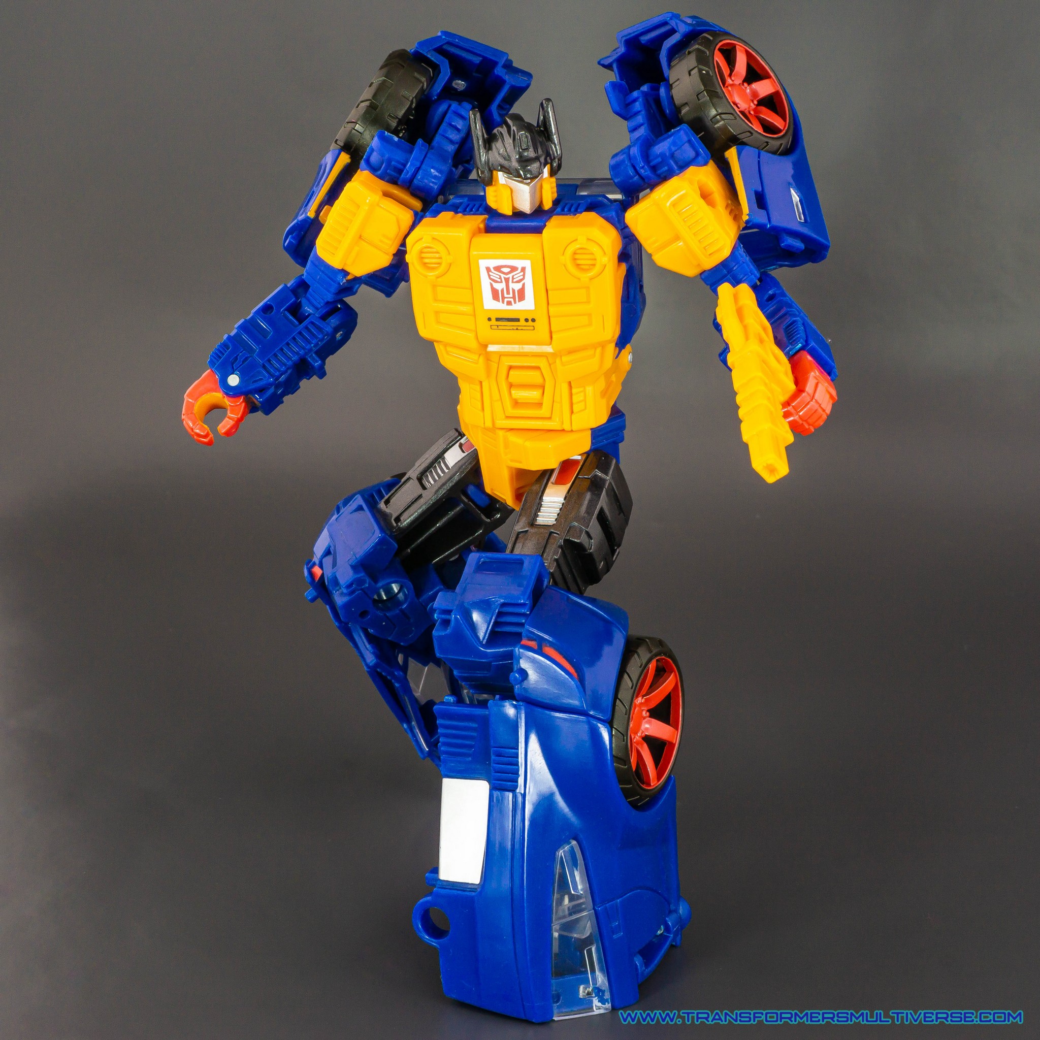 Transformers Power of the Primes Punch robot mode posed