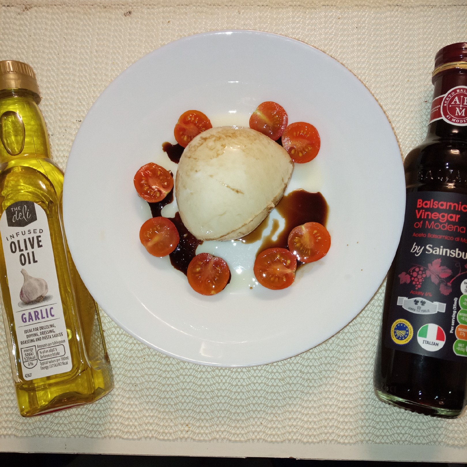 Supersupergirl's Food Reviews Aldi Infused Olive Oil Garlic review
