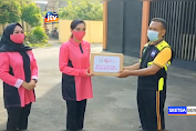 Polres Bojonegoro Bagikan Ratusan Paket Sembako Untuk Tenaga Medis