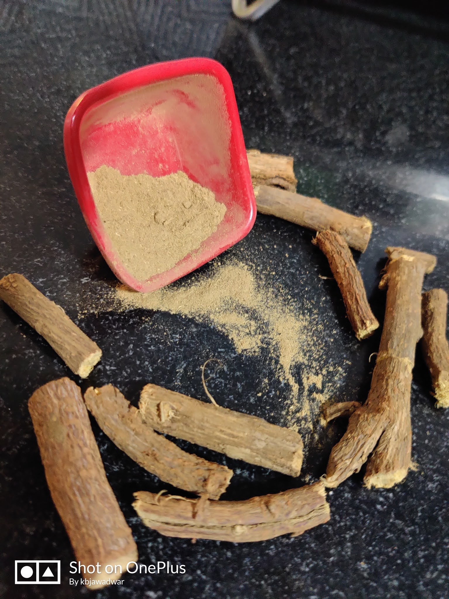 MULETHI(Licorice / Yashtimadhu) benefits, uses, chemical constituents