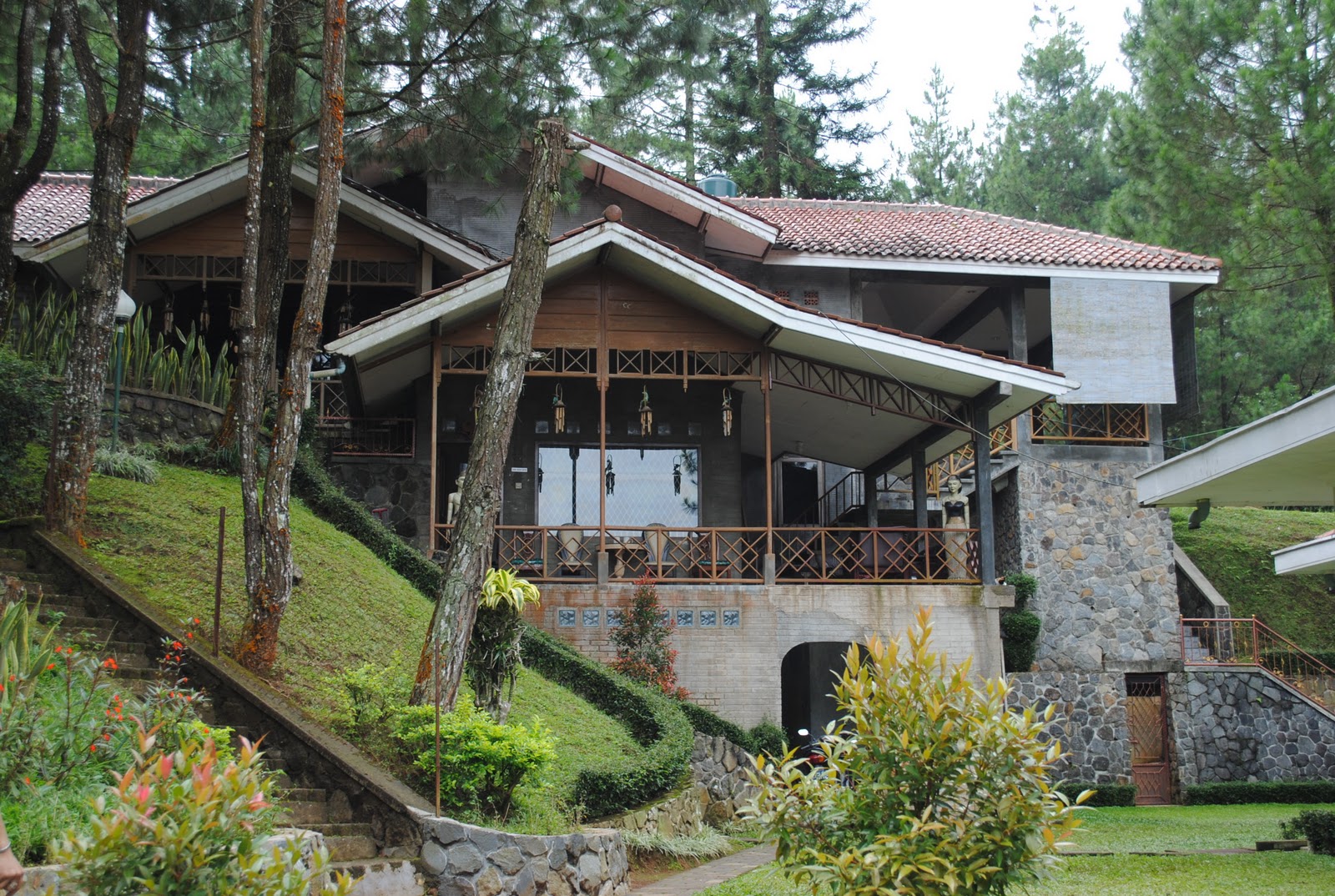 PUNCAK BUNGALOW: GALERI
