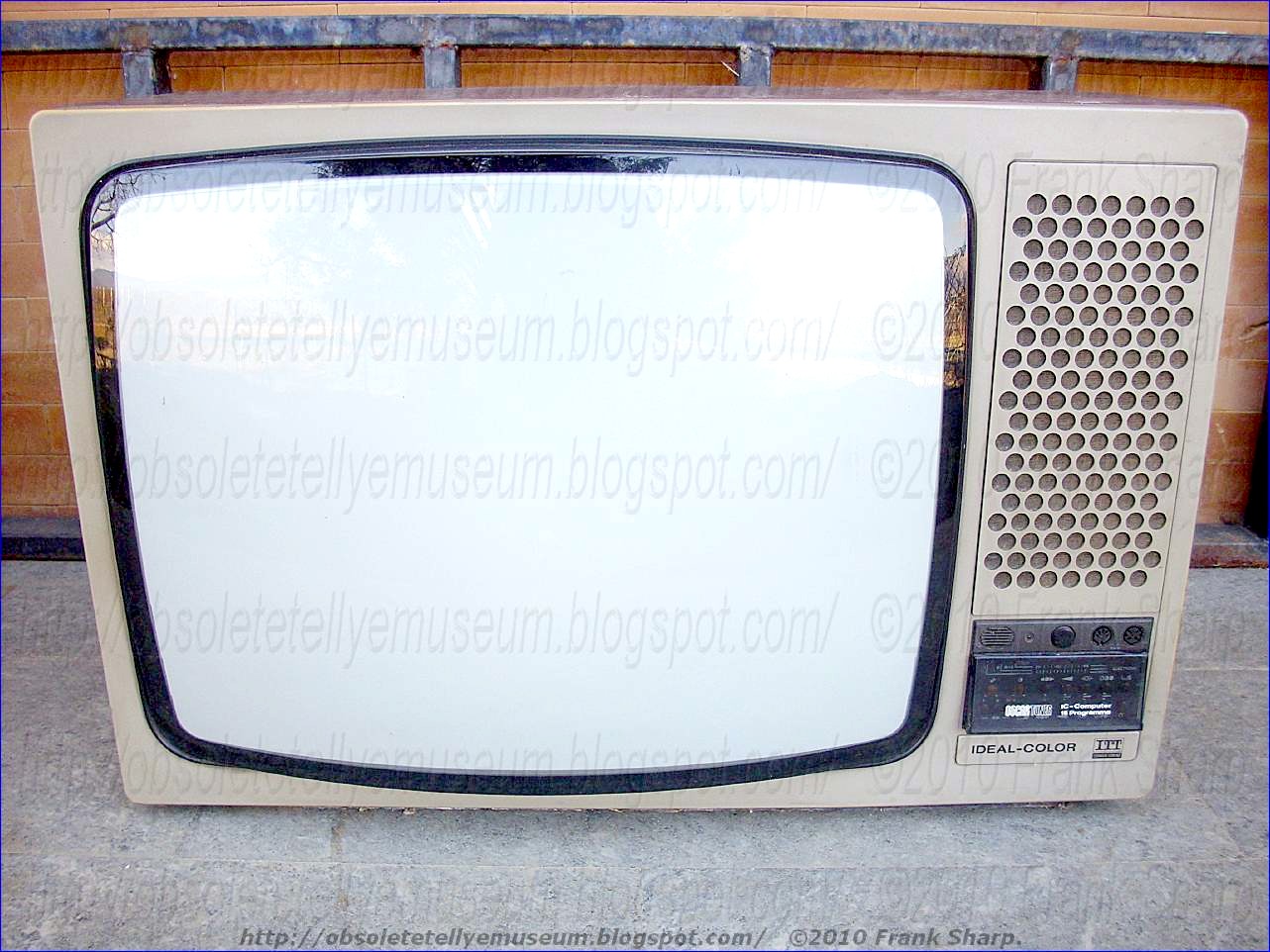 Obsolete Technology Tellye Itt Schaub Lorenz Studio Ideal Color 2805 Slk Oscar 16 Year 1976