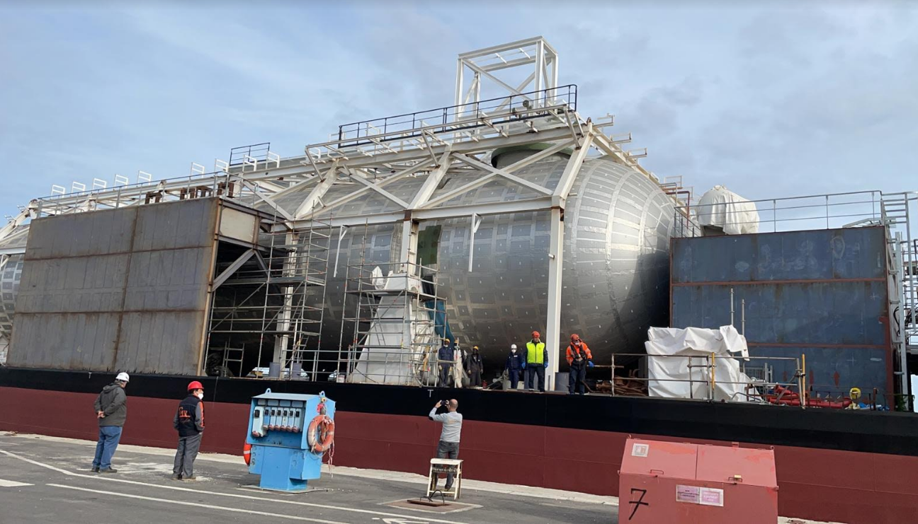 Ravenna, presentata la prima stazione di servizio galleggiante per le navi alimentate a gas