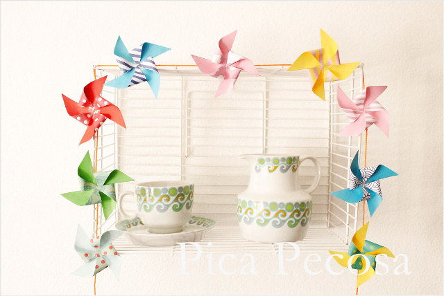 guirnalda-hecha-con-molinillos-de-papel-diy