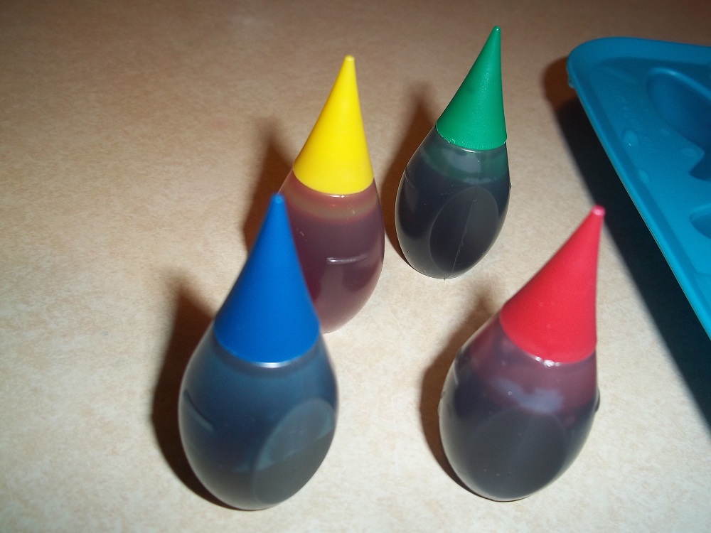 The RetroModern Mom Bathtime Water Colors