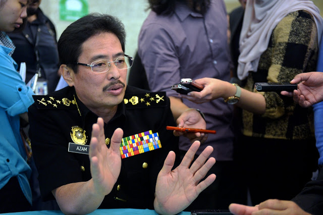 Enam Pegawai Polis Melaka Ditahan SPRM Enam Pegawai Polis Melaka Ditahan SPRM