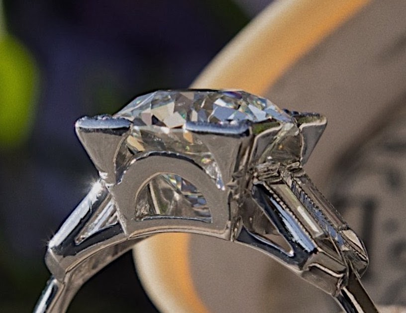 iValue Lab Tips for Selling Diamond Rings for Cash