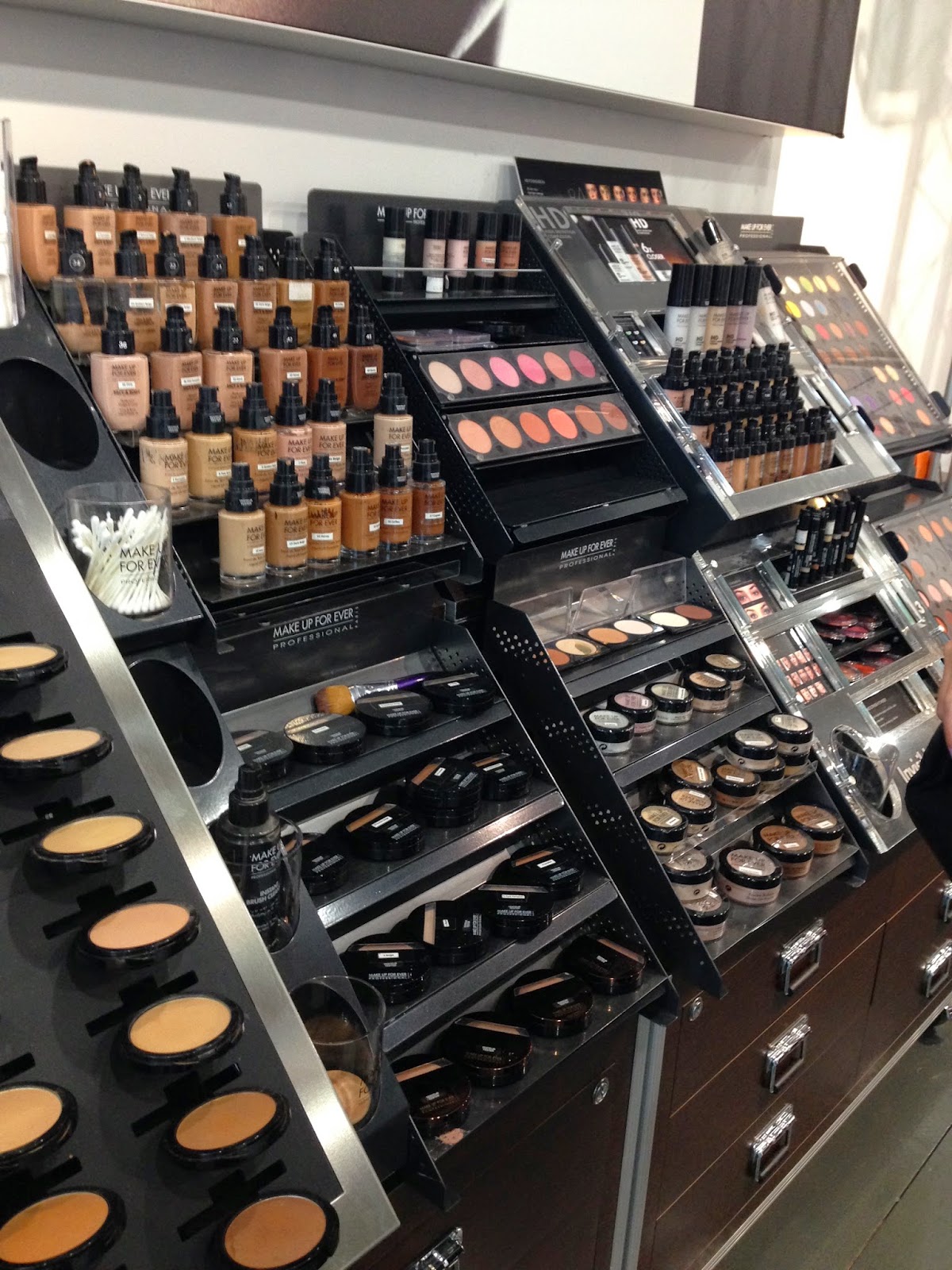 Make Up Forever Alert! Easy access in London Relocation of Guru