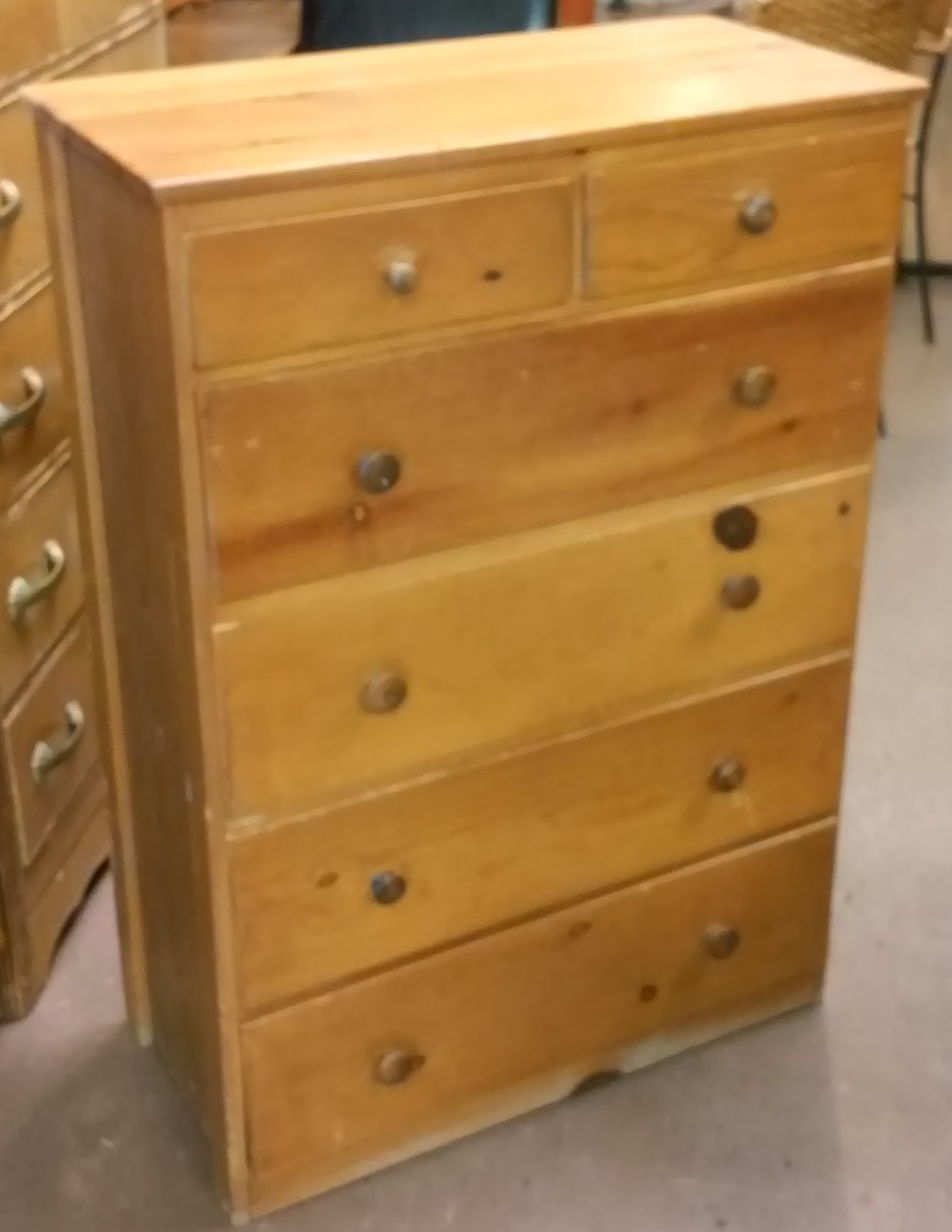 UHURU FURNITURE & COLLECTIBLES SOLD 6 Drawer Pine Chest of Drawers 50
