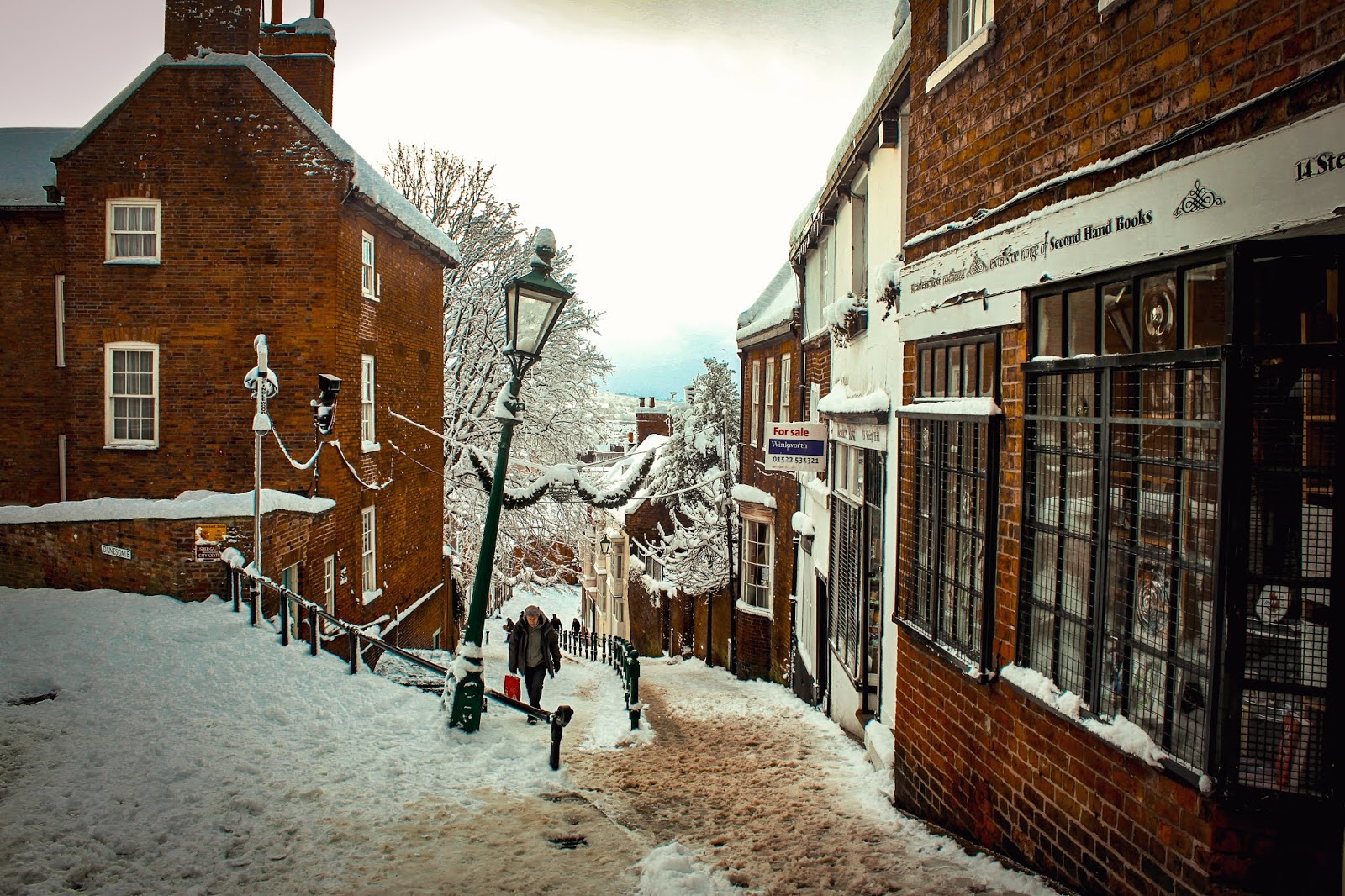 Snow london globes snowglobe globe water glitter own choose Lincoln, England in the Snow: A Pictorial Essay of the Storm of 2010