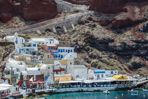 16 Tips For Renting A Car In Santorini