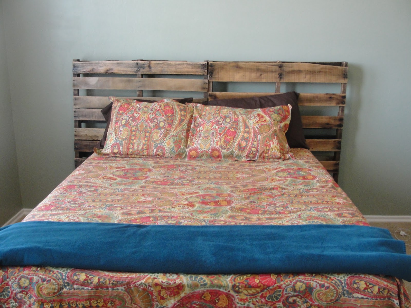 So Shep! Pallet Headboard