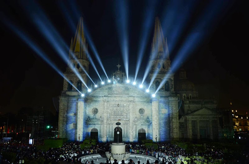 Peregrinozapopano LA CATEDRAL DE GUADALAJARA, CON NUEVA ILUMINACIÓN