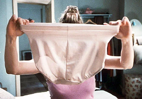 Thong, tarpaulin, bottom of the buttocks, panties, V-shaped shorts ... Here is what drives men crazy