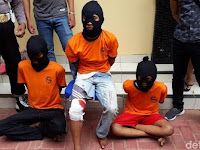 Biadab !!! 3 Pembunuh Sadis Tega Memperkosa Korban Walau Sudah Tewas di Bacok Tangan dan Leher Biadab !!! 3 Pembunuh Sadis Tega Memperkosa Korban Walau Sudah Tewas di Bacok Tangan dan Leher