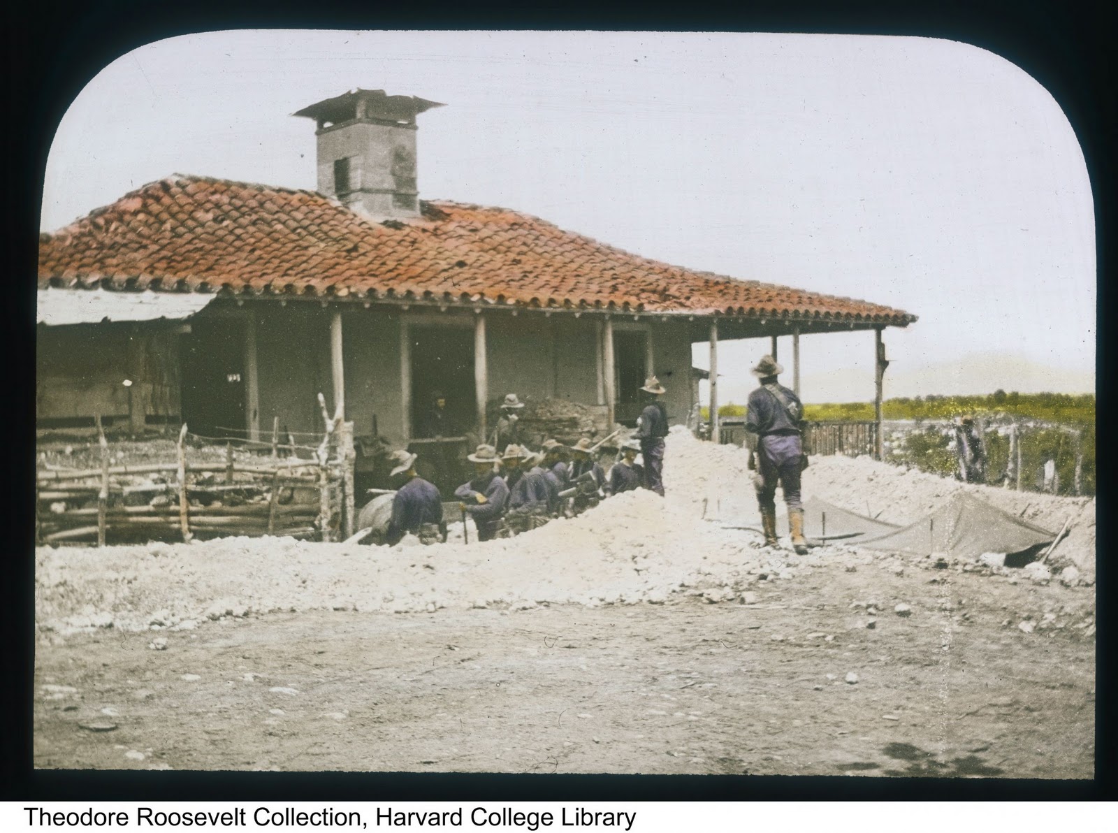 LA GUARIDA DE VIRIATO Las Lomas de San Juan Fotos