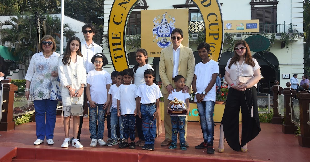 Spirit Of Mumbai Holi Gets A Colourful Twist This Year On Snapchat