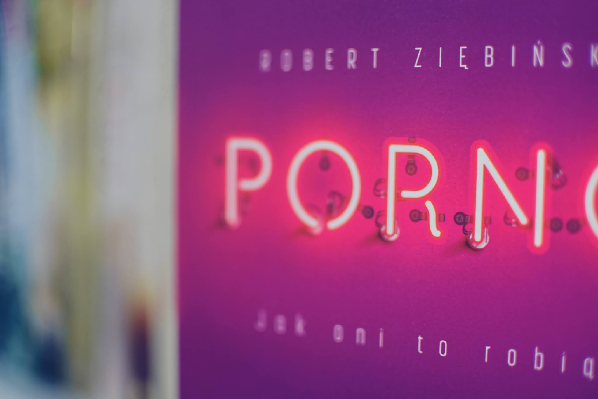 WydawnictwoMova,RobertZiębiński,recenzja,literaturafaktu,PornoJakOniToRobią,opowiadanie,porno, erotyka