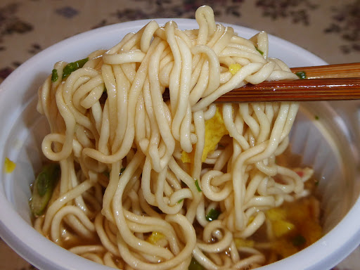 【徳島製粉】金ちゃんラーメン カップ しょうゆ味