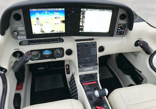 Cirrus SR22 cockpit