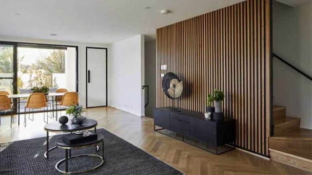desain ruang tumah pakai kisi-kisi kayu