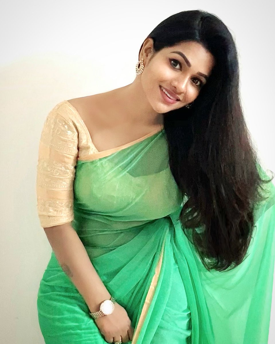 Actress Leesha Eclairs Latest Photos in Saree Actress Leesha Eclairs Latest Photos in Saree
