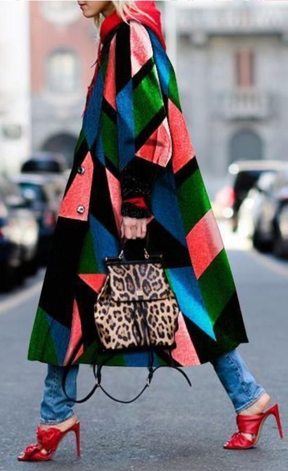 HOW TO WEAR BOLD PRINTED STATEMENT COATS - Miss Rich