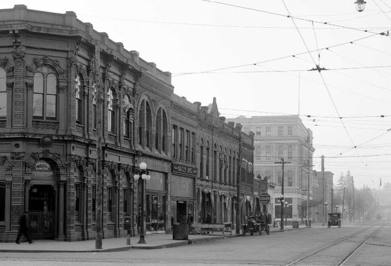 Salem Breakfast on Bikes Anderson Sporting Goods Started 100 Years Ago