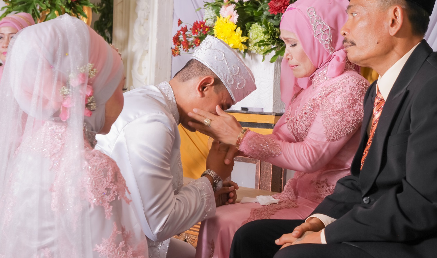 19 Kewajiban Suami  dan Istri  Menurut Agama Islam Penting 