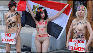 لخت شدن زنان مصری جلوی درب سفارت در استکهلم +18
