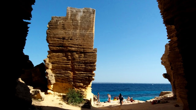 Cave di tufo a Favignana